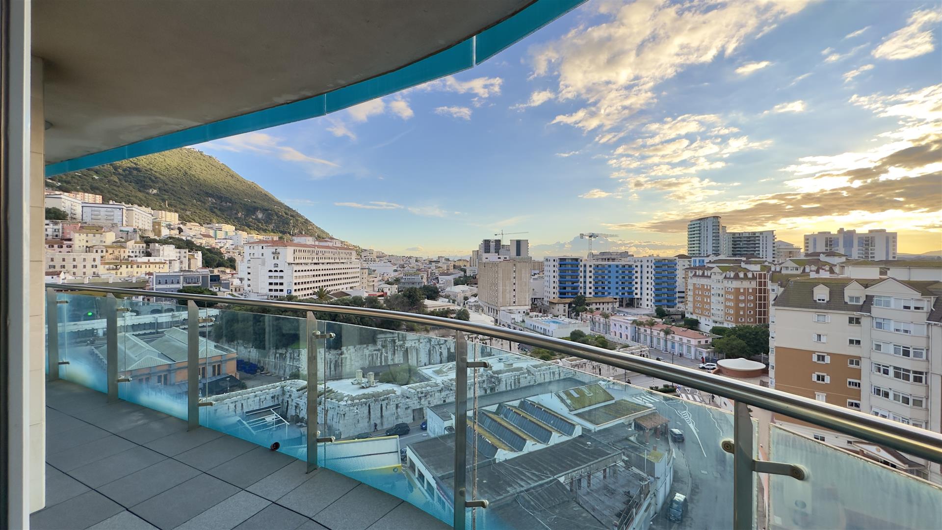 Image of Apartment - 2 Bedrooms - 1 Bathrooms for Rental in Majestic Ocean Plaza-Gibraltar, Image 9